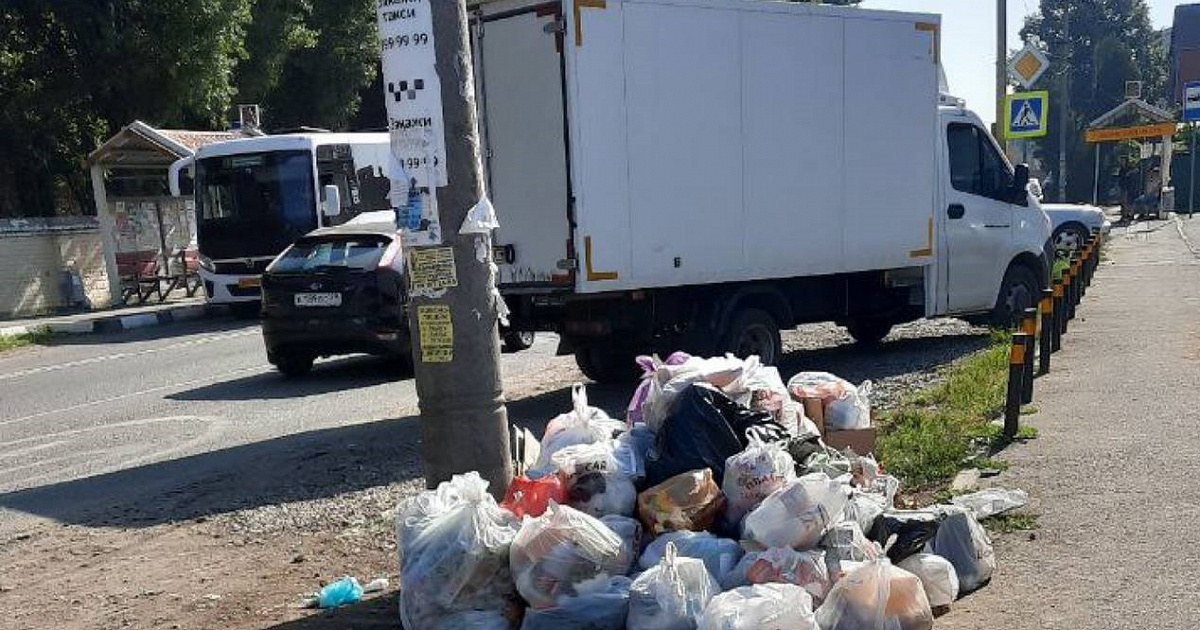 Таинственное исчезновение мусорок: в поселке под Краснодаром исчезли все мусорные контейнеры