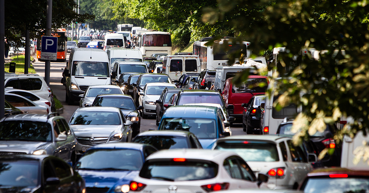 Почему в Краснодаре ужасные пробки? Власти города считают, что водители не умеют пользоваться дорожной сетью