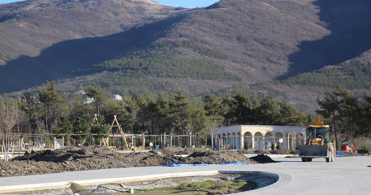 В Геленджике на 65 га обустраивают новый парк на Солнцедарской