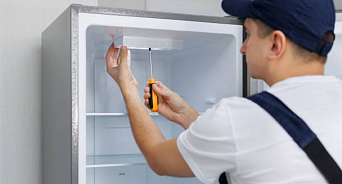 В Краснодаре орудуют мошенники, которые «чинят» холодильники, после чего те не работают