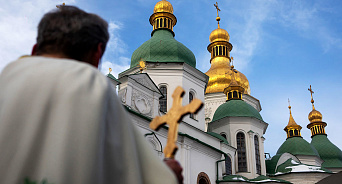 Каратели Зеленского хотят закрыть для священников УПЦ вход в Киево-Печерскую Лавру