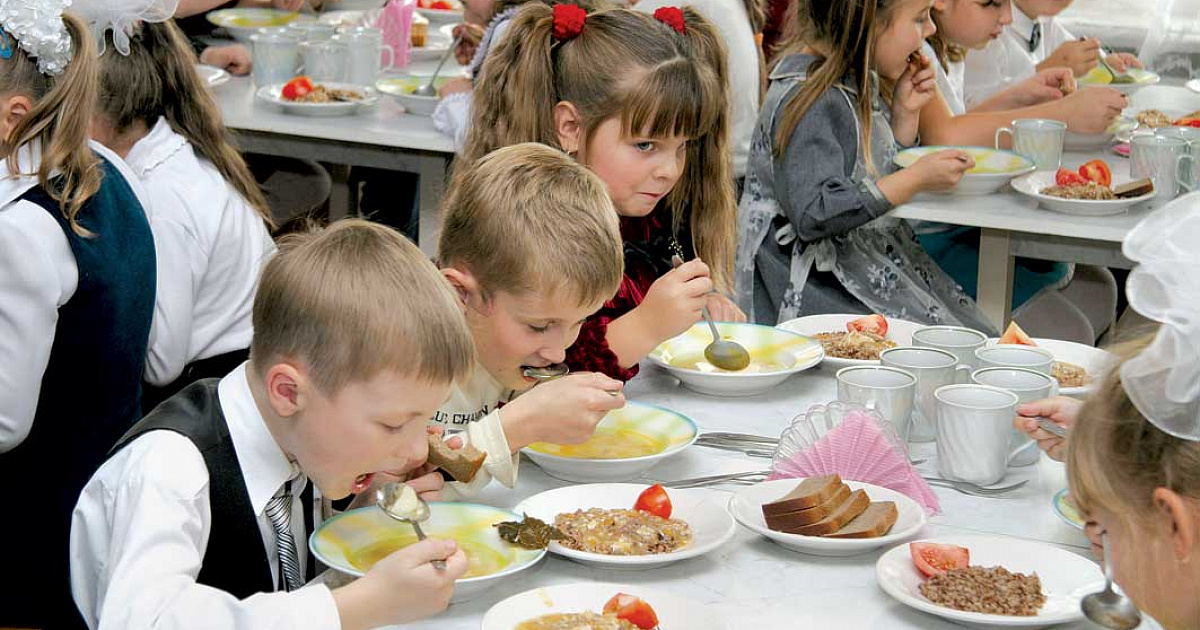 В Дагестане проверят сообщения о краже продуктов питания директором из школьной столовой
