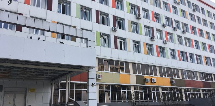 «Слово губернатора»: пятый год Кондратьев «держит под контролем» строительство корпуса детской клинической больницы в Краснодаре