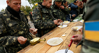 «Реформа харчеванья! Зачем вас кормить, если вы пойдёте на фарш?» ВСУшников снова начнут кормить гороховым концентратом, чтобы снизить траты 