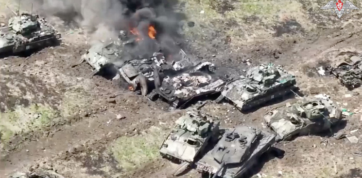 «Сафари на немецких кошек в южных степях продолжается»: ВС РФ подбили ещё один немецкий танк «Леопард» - ВИДЕО 