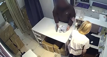 В Краснодаре задержали мужчину за дерзкий разбой в пункте выдачи заказов