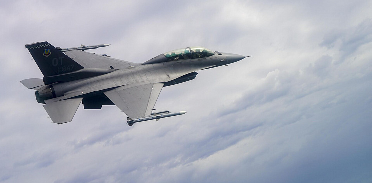 «Москва должна уничтожить авиабазы Польши и Румынии» - кубанский политолог прокомментировал поставки F-16 Киеву