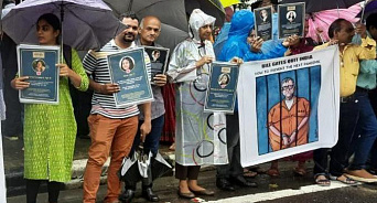 В Индии прошли протесты против Билла Гейтса и ВОЗ