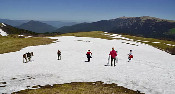 В горах Сочи лёг устойчивый снег, но только половина туристов катается на лыжах и сноубордах: для остальных в Госдуме придумывают новые активности