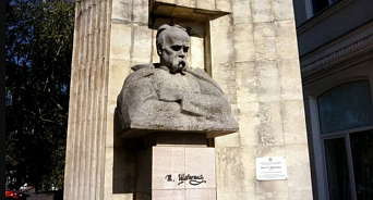 В Краснодаре вандалы портят памятник Тарасу Шевченко – это нелепая демонстрация политической позиции?