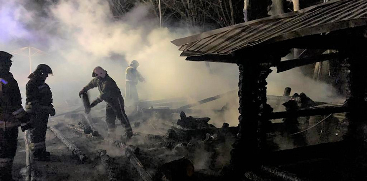 В Сочи и Туапсе за ночь произошли два крупных пожара в лесу