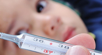 В поликлинике Крымска дети с температурой вынуждены ожидать приёма врачей на улице? - ВИДЕО