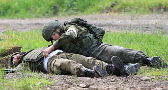 Военкор вывез тело российского бойца с поля боя, которое два месяца не могли эвакуировать из-за обстрелов ВСУ - ВИДЕО