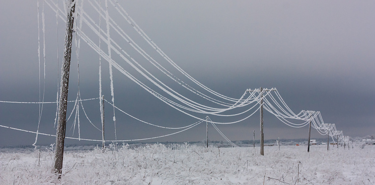  «Городские службы не были готовы к аномалиям»: в Ростовской области из-за аномального ледяного дождя отключены 266 линий электропередач - ВИДЕО