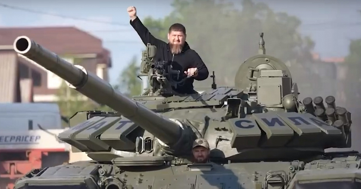 «Будем жечь Абрамсы!» Кадыров показал модернизированный танк Т-72, на котором собирается въехать в Киев – ВИДЕО