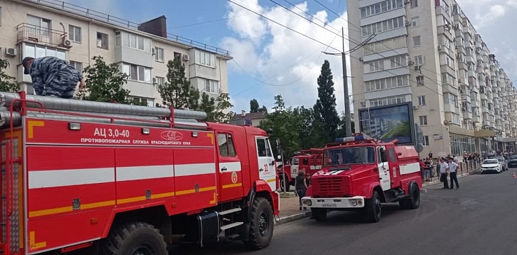 Из-за пожара в пятиэтажке Новороссийска прокуратура начала проверку