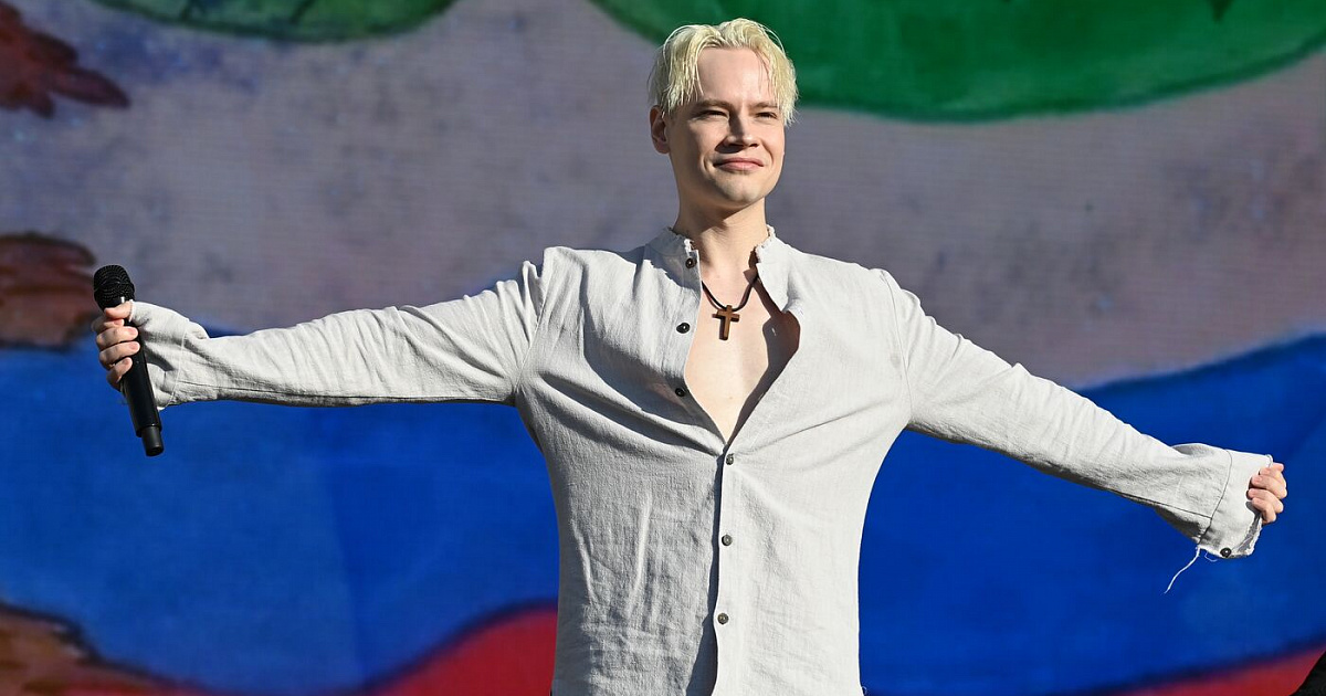 ВЦИОМ третий год подряд признает Shamanа лучшим исполнителем в России 