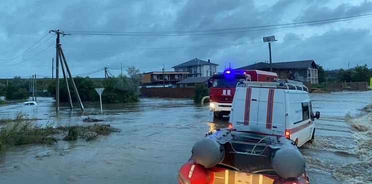 Наводнение на Кубани: затопило 1344 дома, без света 108 тысяч человек