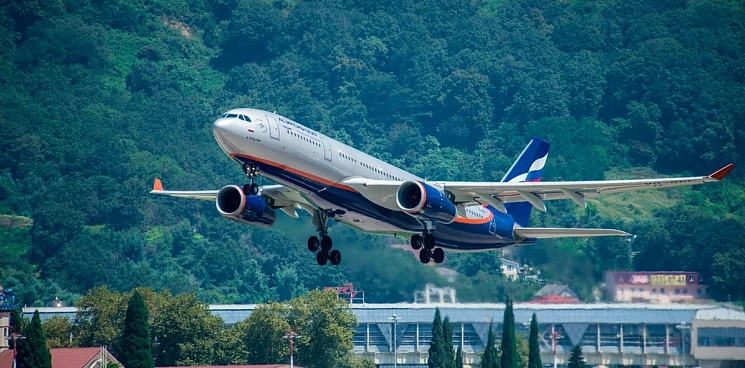 Из Сочи в марте можно будет улететь за границу на самолете Superjet 100