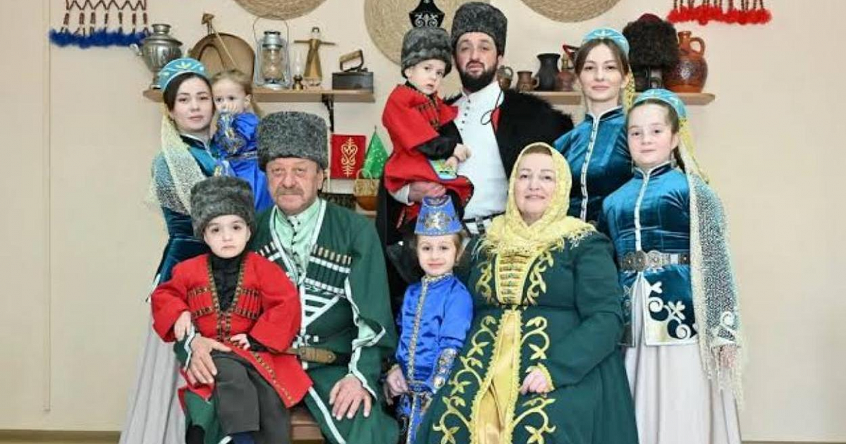 Семья Хейшхо из Сочи победила во Всероссийском конкурсе «Семья года 2026»