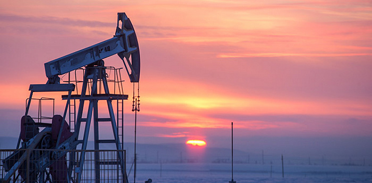 «Санкции работают! Нефть течёт рекой из РФ!» Западные аналитики с прискорбием заявили, что Россия продала почти всю нефть выше «потолка цен»