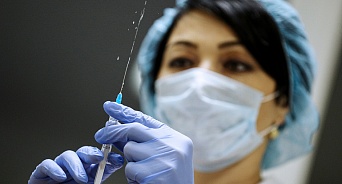За прививку от коронавируса жители Кубани могут получить 100 тысяч рублей