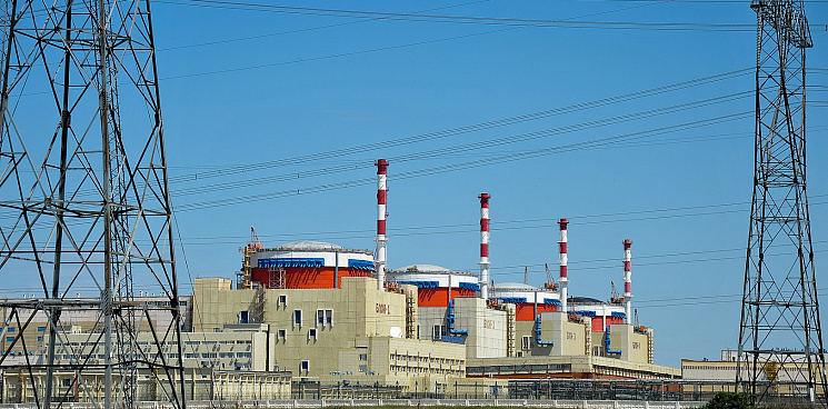 На Ростовской АЭС остановили один энергоблок из-за утечки пара
