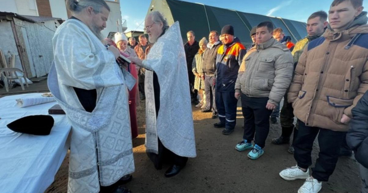 На Кубани священники попросили Божьей помощи в очистке Чёрного моря от мазута