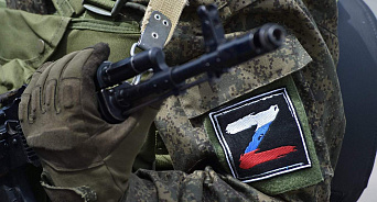 «Выживаем там, где другие не должны выживать»: российским бойцам в лобовое окно «Нивы» влетел БПЛА