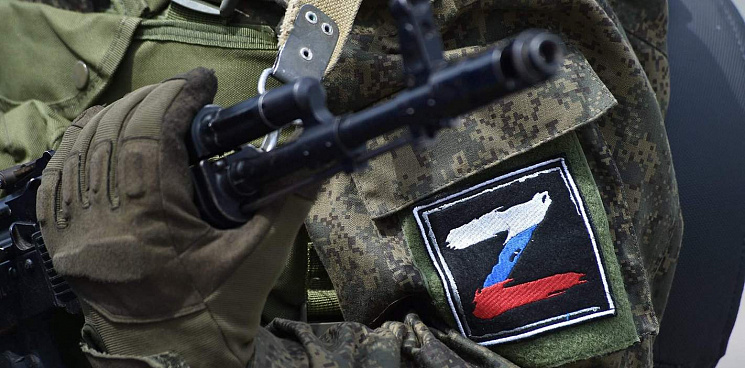 «Выживаем там, где другие не должны выживать»: российским бойцам в лобовое окно «Нивы» влетел БПЛА
