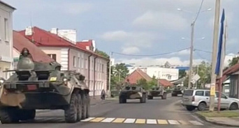 Белорусская армия проводит сковывающие маневры на границе с Украиной - ВИДЕО