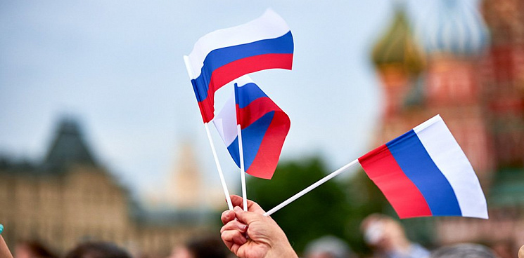 В Краснодаре вернувшихся со спецоперации росгвардейцев встретили с флагами – ВИДЕО