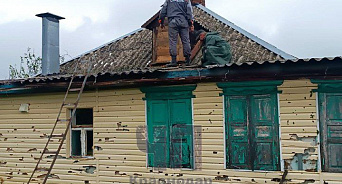 «Как из-под обстрела!» В Сети показали дома, разрушенные градом на Кубани 