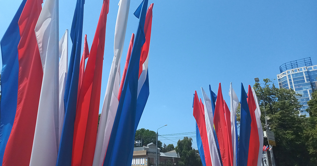 Главная городская площадь Краснодара преображается ко Дню России