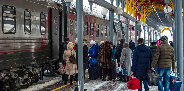 Во время шторма в Сочи сотрудники РЖД высадили пассажиров с детьми с поезда?
