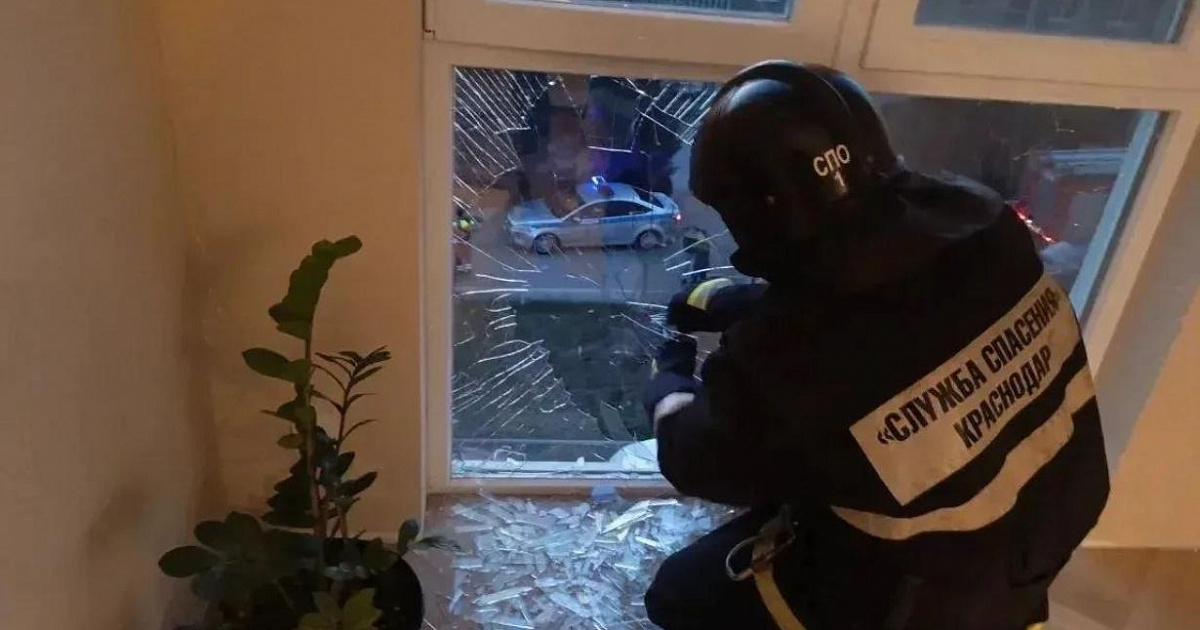 Обломки БПЛА повредили 11 квартир в четырех многоквартирных домах в Краснодаре