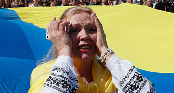 «Российские изверги заставляют петь «Катюшу»!» В Киеве устроили акцию, в которой инсценировали жизнь украинцев на новых российских территориях - ВИДЕО