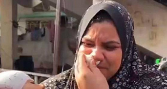 «Последнее прощание матери»: в Сети появилось видео с рыдающей палестинкой с мёртвым ребёнком на руках – ВИДЕО