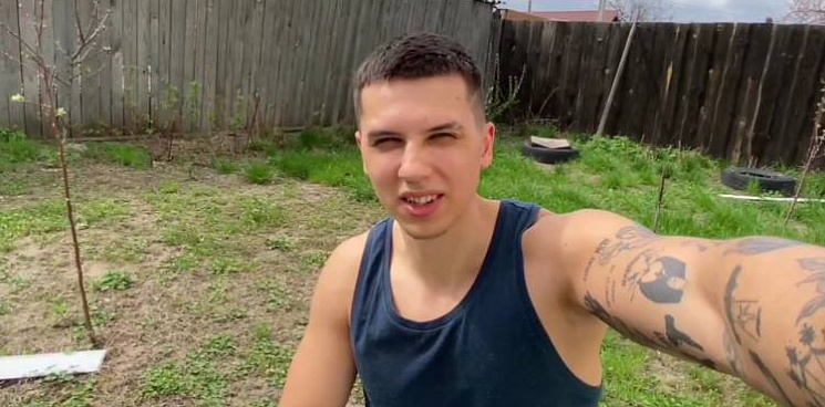 Блогер-людоед из Украины снял на видео, как ест останки русского солдата