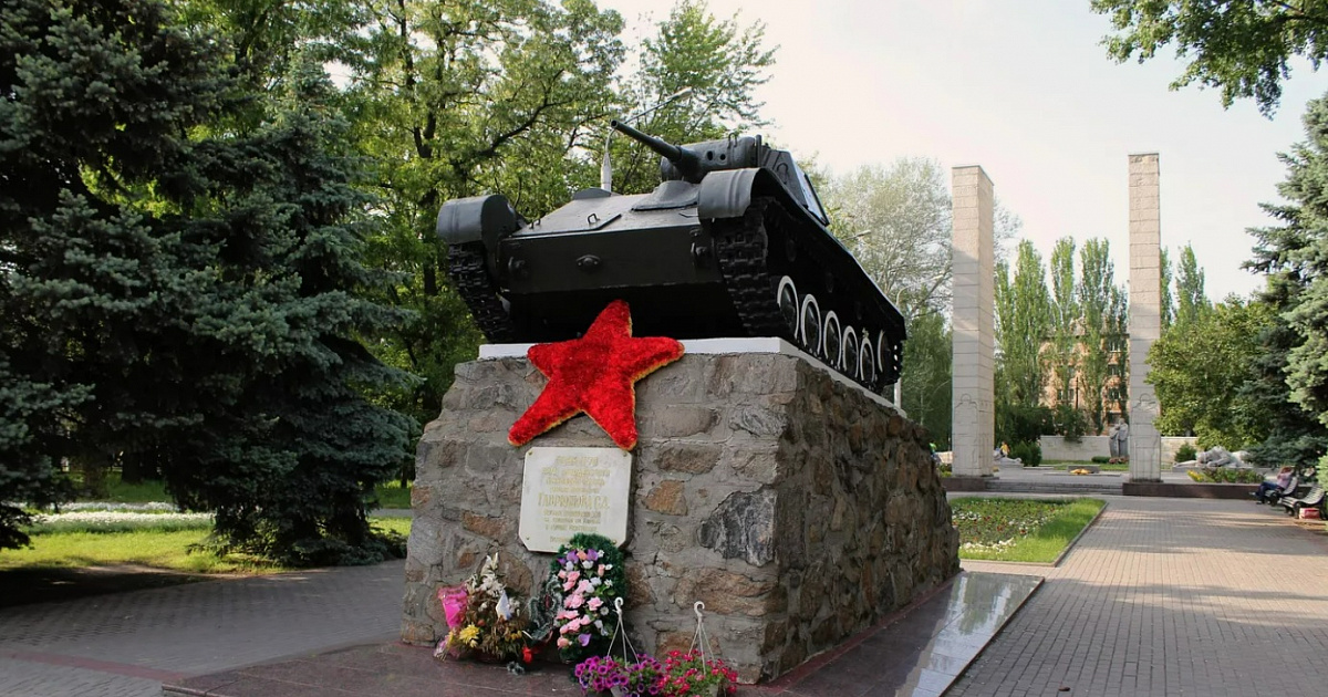 «Российская армия отчаялась!» На французском канале заявили, что ВС РФ отправят на фронт танк-памятник из Мелитополя – ВИДЕО 