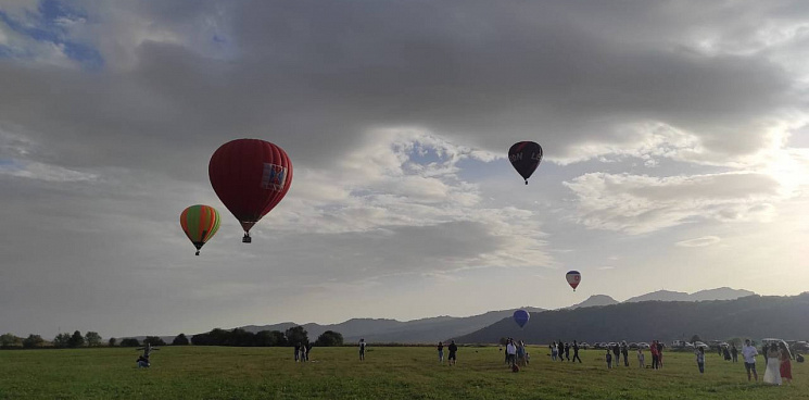 Кубанская Капподокия: в Мостовском районе проходит фестиваль воздушных шаров – ВИДЕО