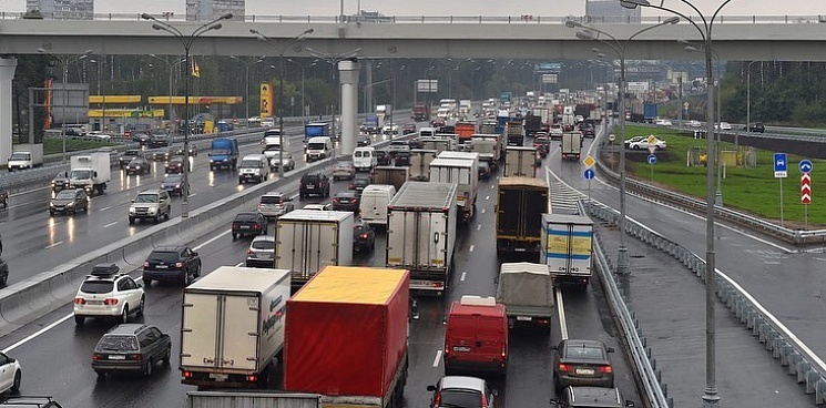 В Краснодаре к концу 2021 года ограничат движение грузовиков в центре