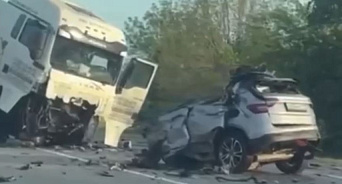 «Вот тебе и китайская надёжность, никто не выжил»: появилось видео с места ДТП на Кубани, в котором погиб 14-летний водитель 
