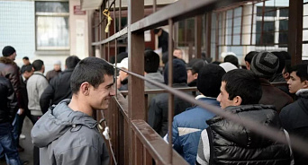 Уже 30 российских регионов ввели ограничения в трудоустройстве мигрантов