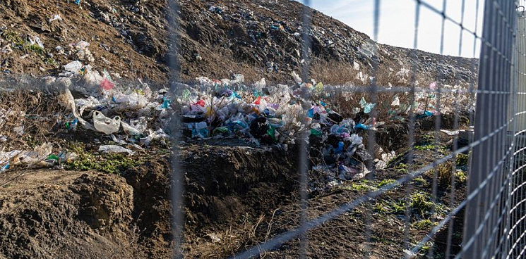 «А вы точно закрыли ядовитую свалку?» В администрации Кубани не смогли внятно ответить на вопросы об изменении тарифов и места складирования мусора после «закрытия» полигона в Полтавской