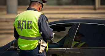 «Друга хотел отмазать!» На Кубани пассажир попытался «отмазать» пьяного водителя и предложил взятку инспекторам ДПС – теперь их всех ждёт тюрьма