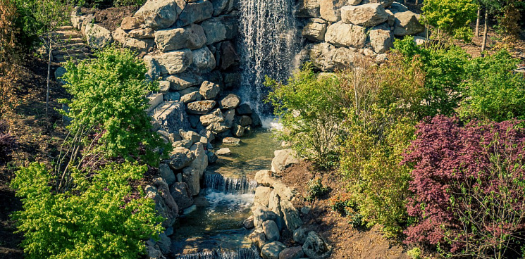 В парке «Краснодар» у озера Кагамиике начал работать водопад