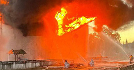 «Всё в чёрном дыму! Горит нефтебаза!» В Краснодарском крае на нефтебазе прогремел взрыв и начался пожар – ВИДЕО 