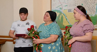 В Адыгее родным погибшего на Донбассе военного вручили орден Мужества