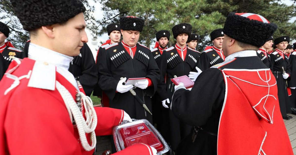 Кубанских казаков встретили в Кущевской после участия в Параде Победы